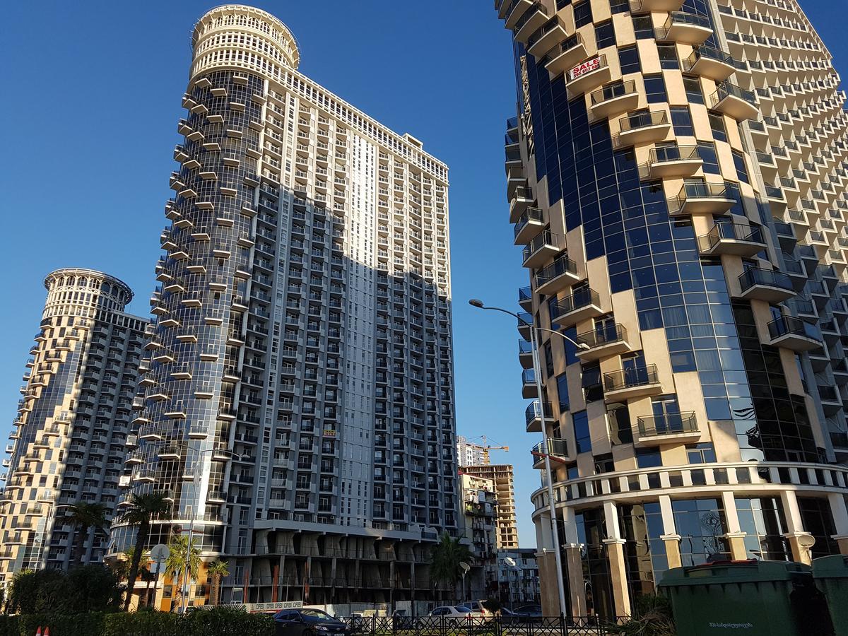 Holiday Lux Sea Towers Batoumi Extérieur photo