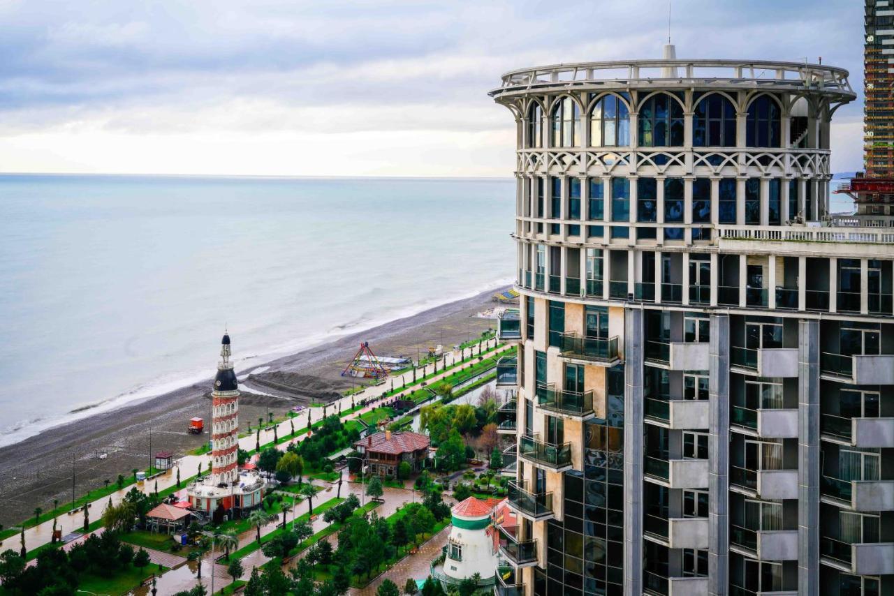 Holiday Lux Sea Towers Batoumi Extérieur photo